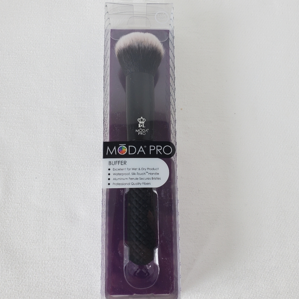 6/$20 MODA Pro Buffer Makeup Brush